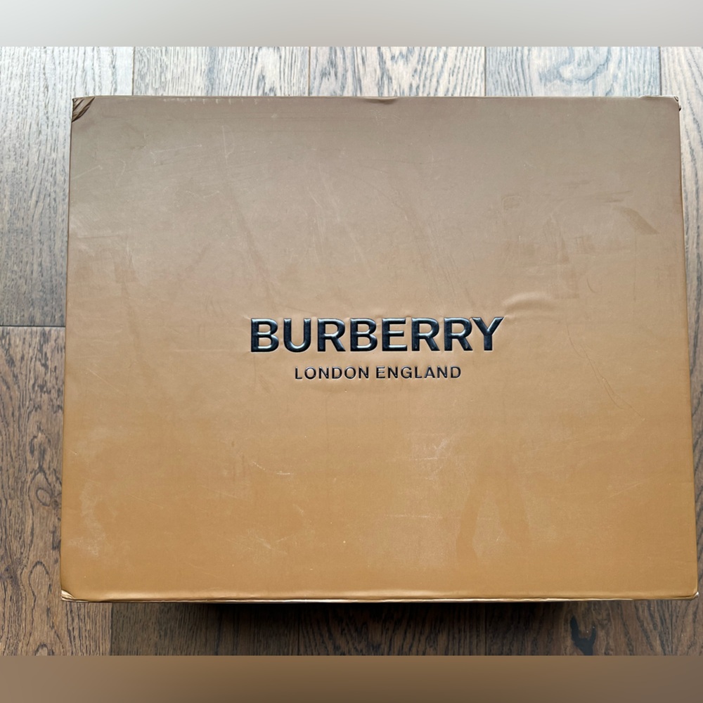 Burberry Tan Gift Box